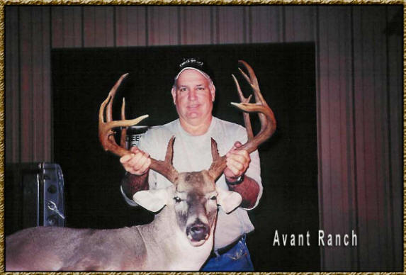 Chipper from Texas with his 03-04 Avant Ranch Throphy, B&C score 182 2/8